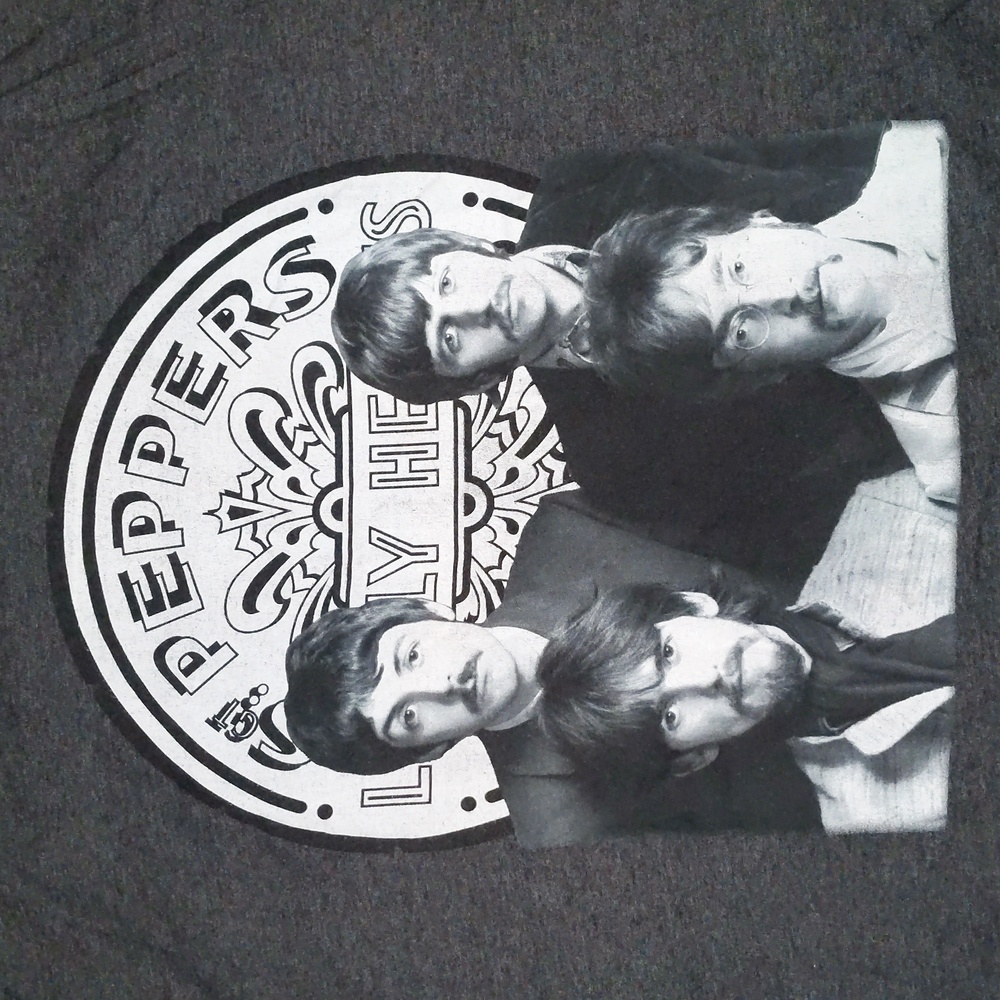 2017 Beatles Sgt Peppers Lonely Hearts Club Band shirt - Picture 1 of 4